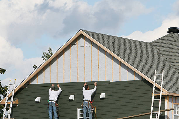 Professional Vinyl Siding technician working in McAlisterville, PA